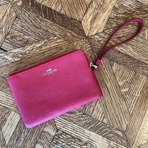 NWT Coach corner zip wristlet